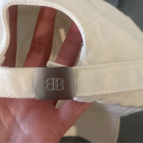 Balenciaga - Picture 3 of 4